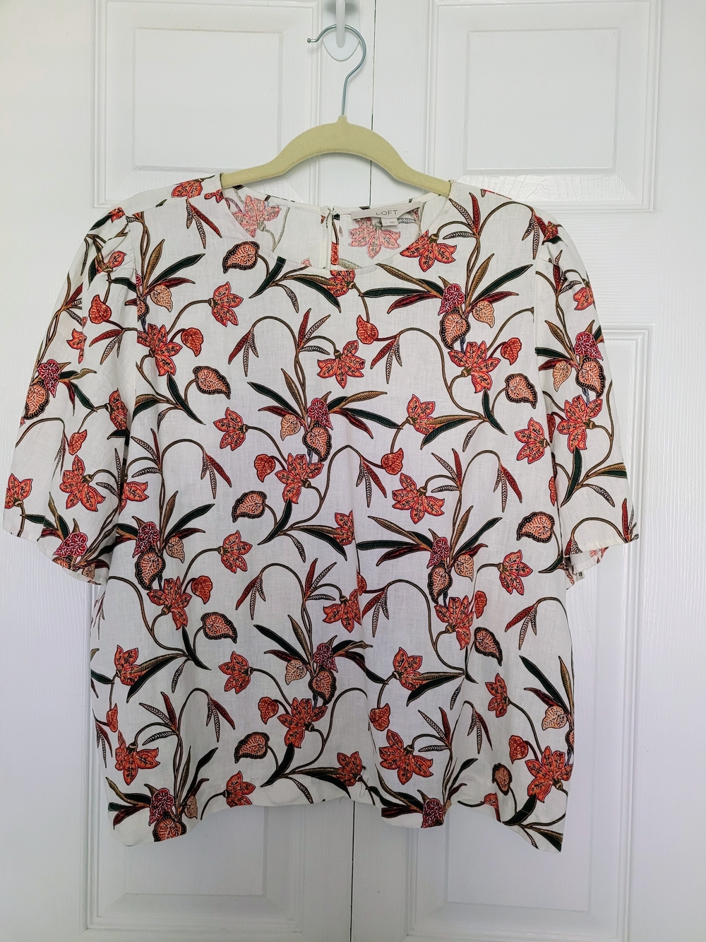 LOFT White Floral Short-Sleeve Blouse NWOT Size L